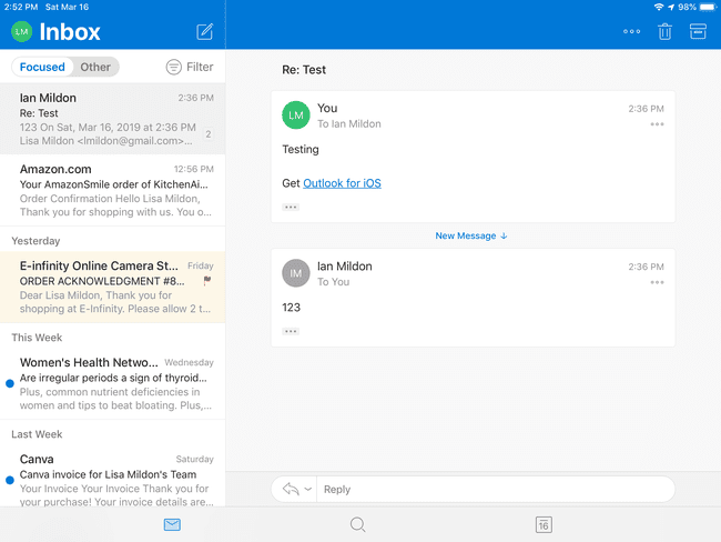 Outlook for iOS showing the inbox and unread emails.
