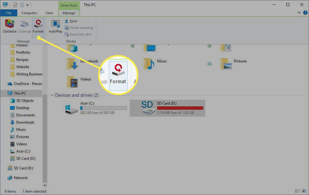 Formatting an SD card in Windows.