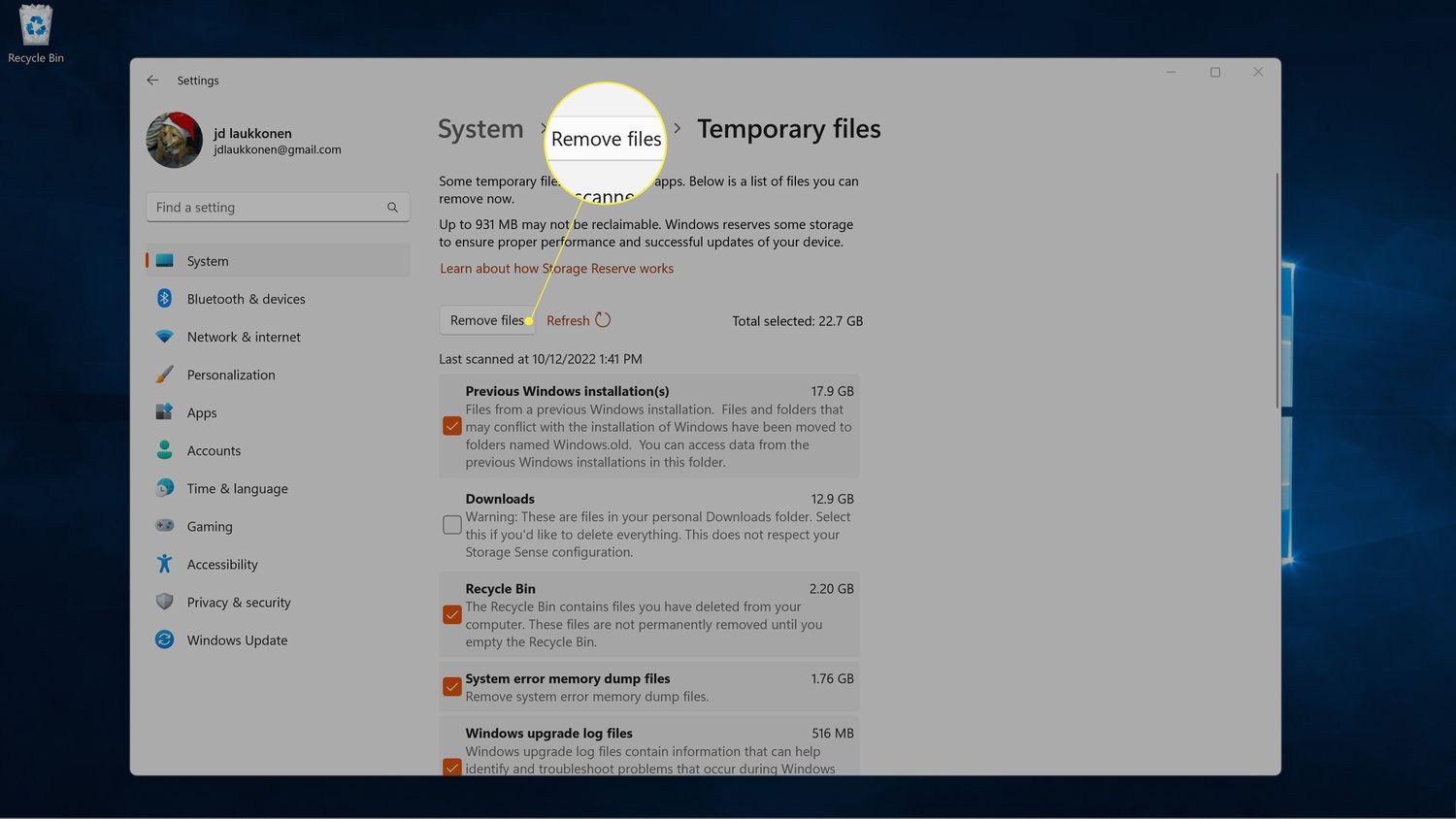 Remove files highlighted in Windows 11 temporary file settings.