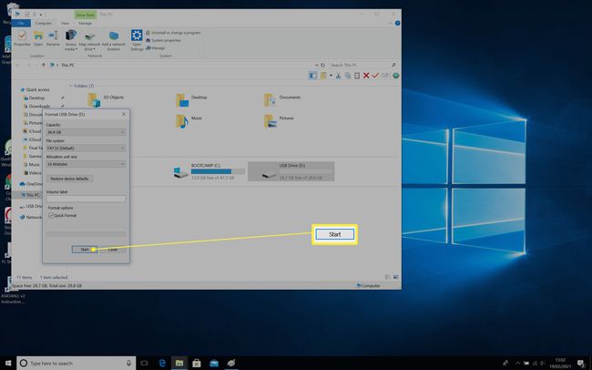 Format USB Drive dialog with Start button highlighted