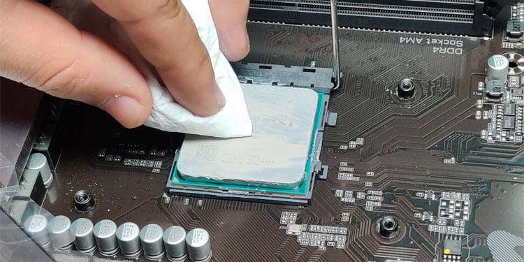 clean-cpu-thermal-paste